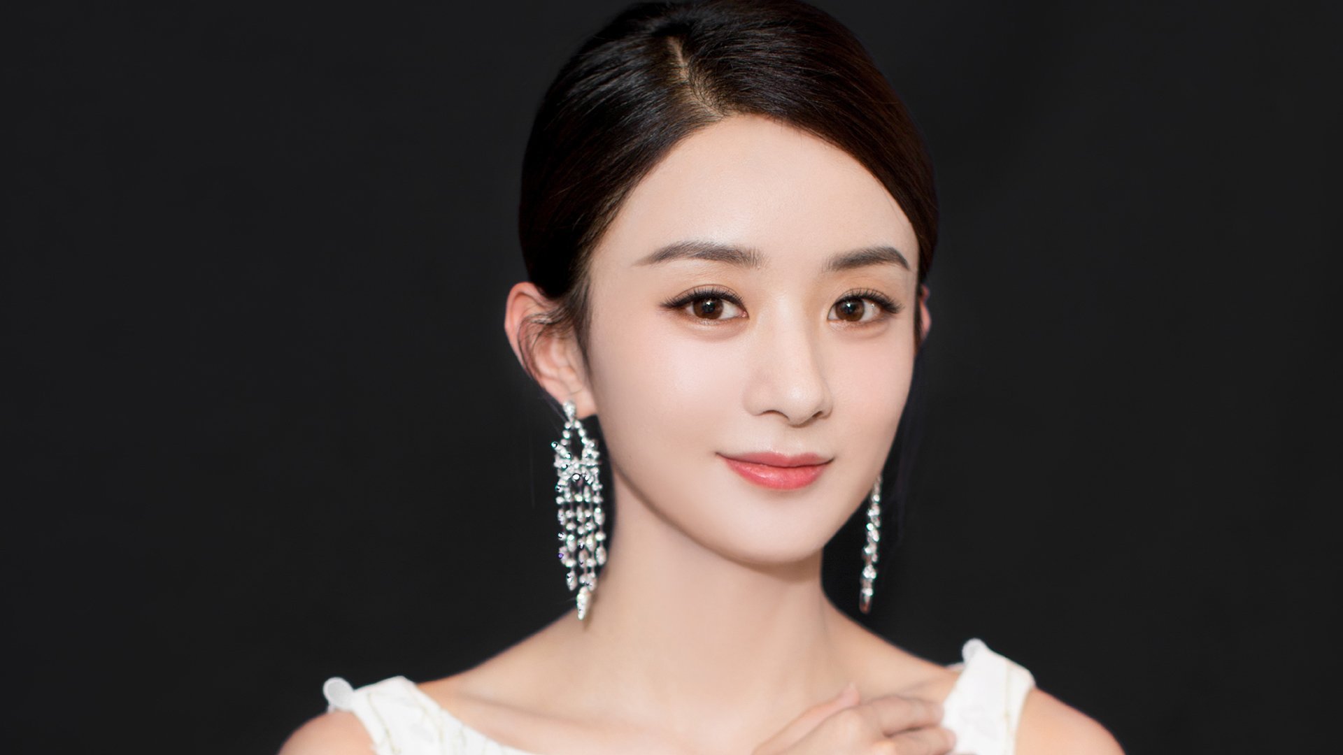 “中国女足迎来国际友谊赛，展现全新战术体系”，中国女足邀请赛