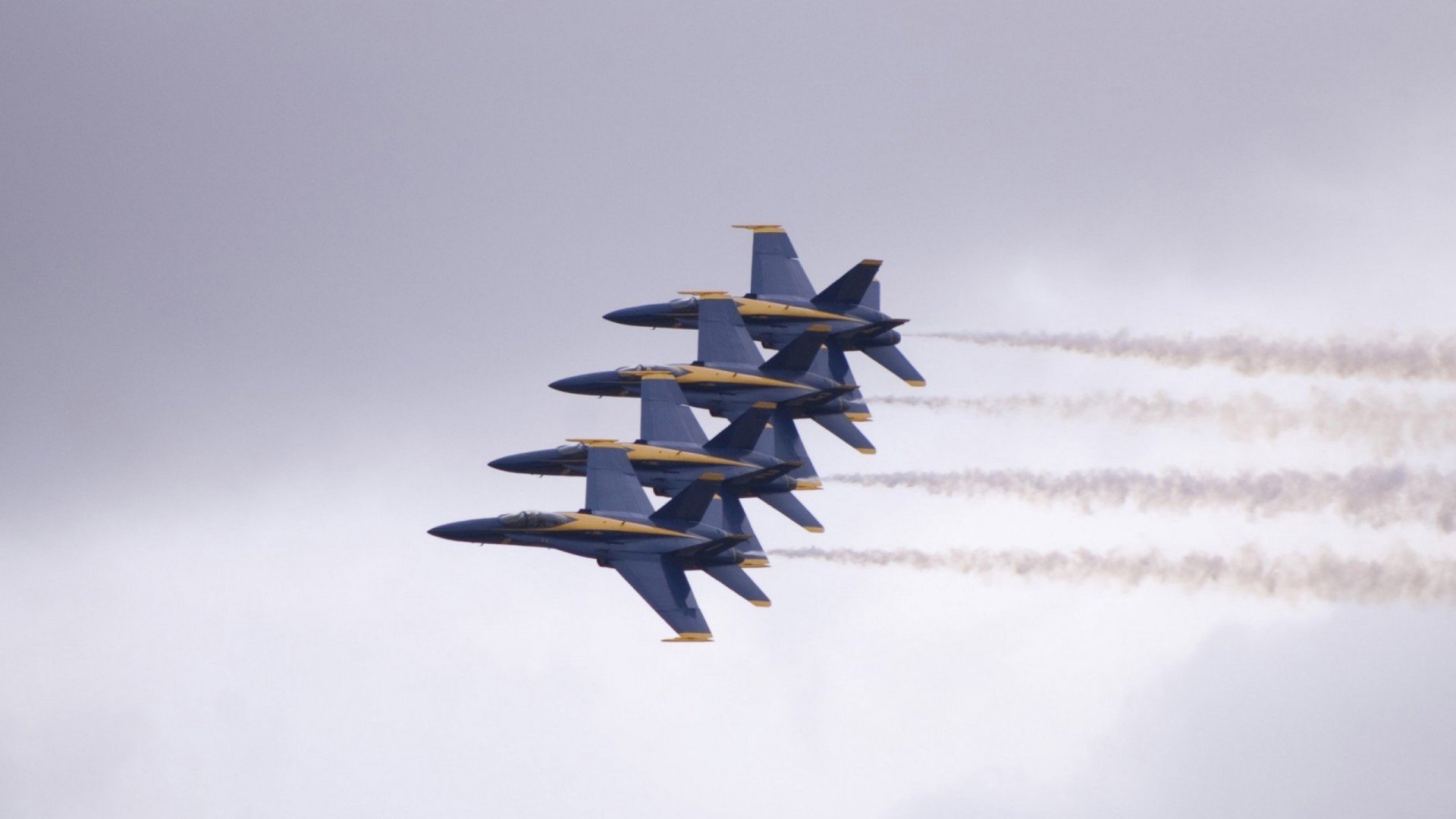 德国女子4x400米接力队在决赛中获得第七名,德国女子4x100米接力