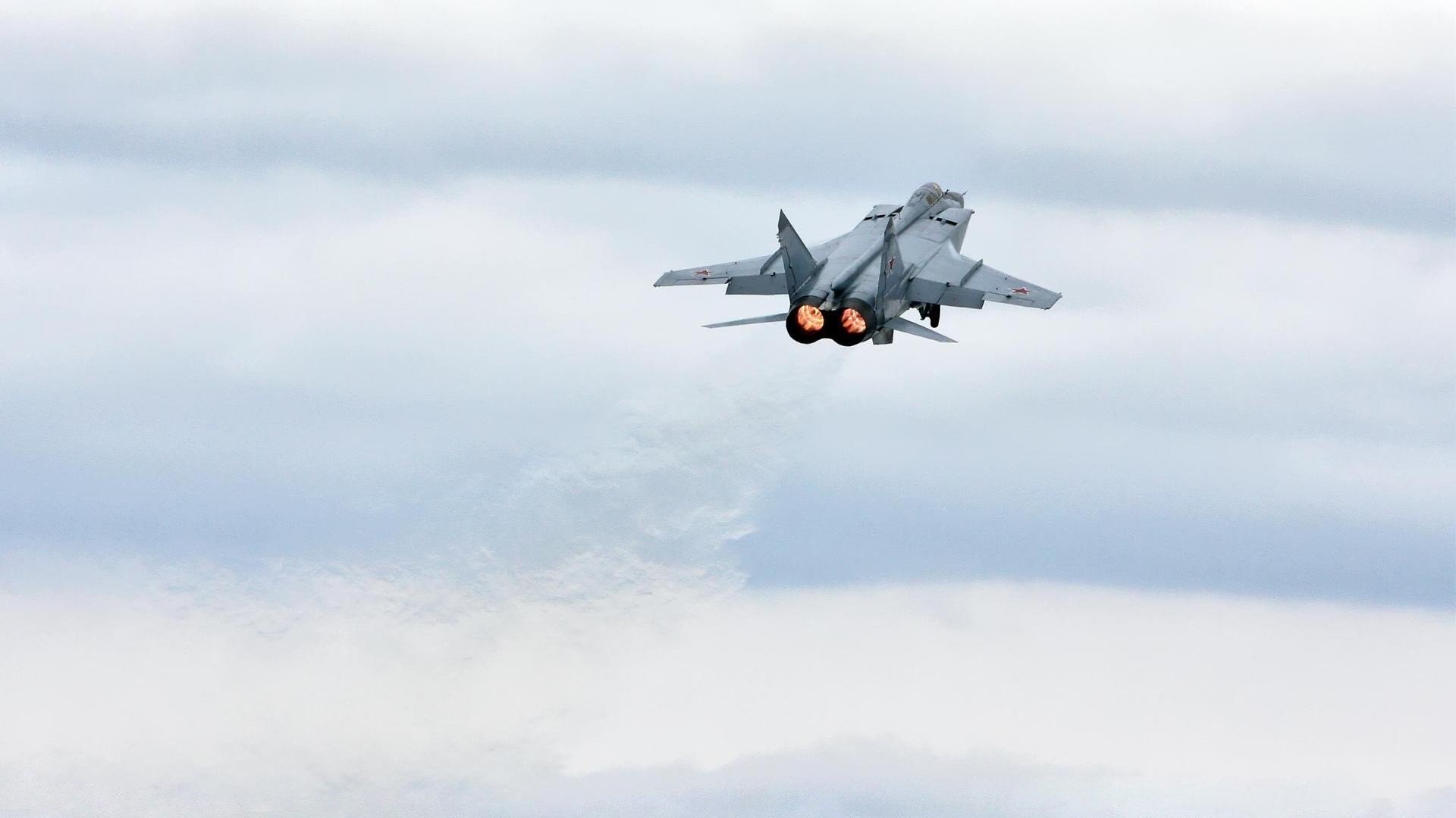 爱游戏-意大利豪门签下乌拉圭射手，梅开二度助球队获胜，乌拉圭国家队射手榜