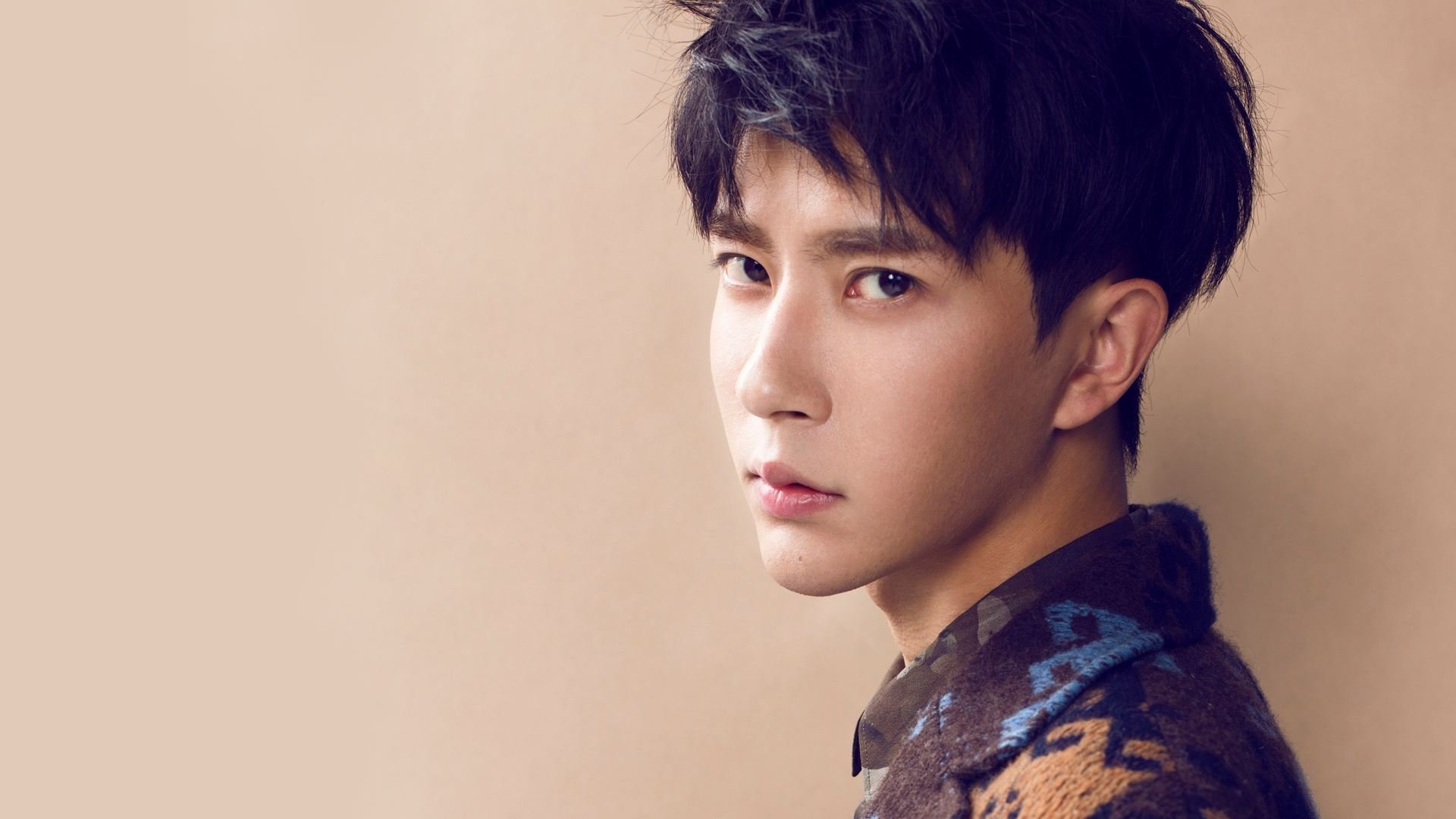 AYX体育-足球评论舆论环境缺乏引导，足球比赛评论员