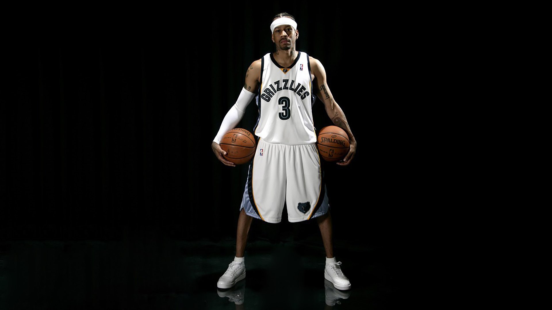 足球评论舆论环境缺乏引导，足球比赛评论员